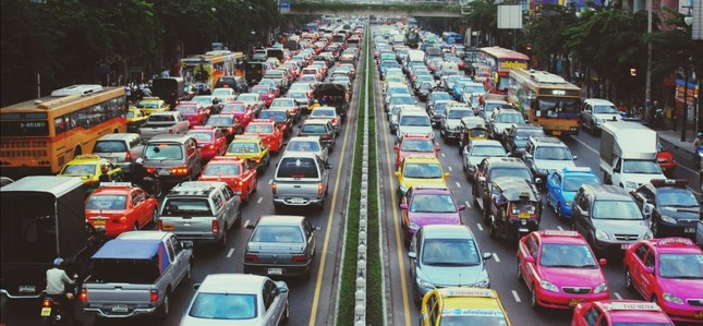 Lái ôtô đường dài dưới trời nắng nóng cần chú ý gì? ảnh 2