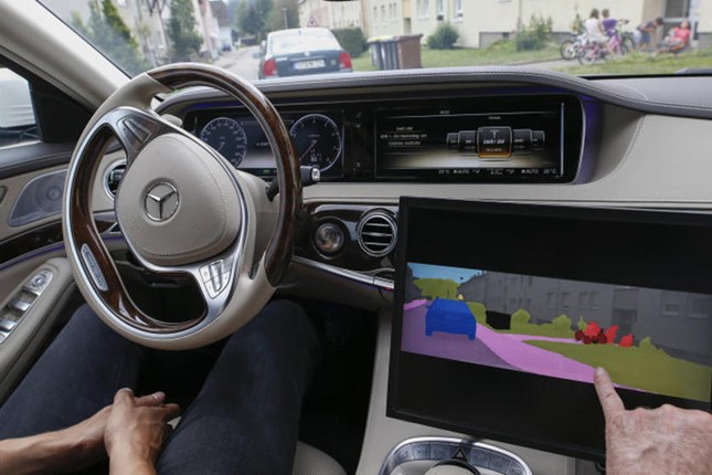 BMW, Mercedes-Benz hợp tác sản xuất xe tự hành ảnh 1