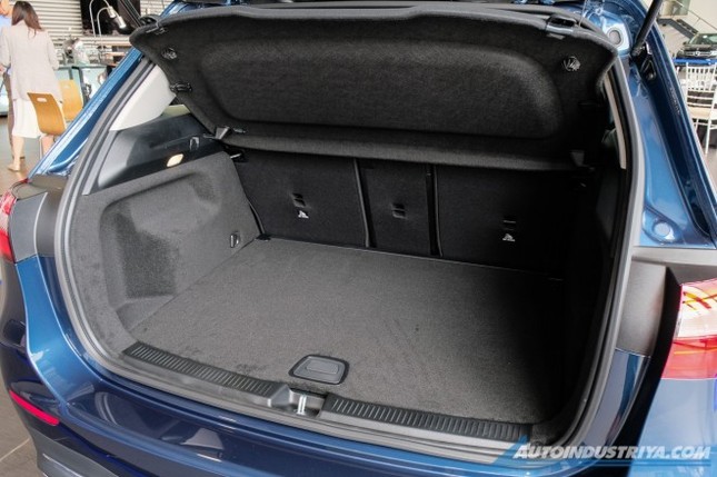 Mercedes-Benz B-Class 2020 có giá bán hơn 1,2 tỷ đồng tại Philippines ảnh 4