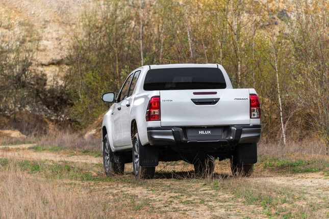 Toyota Hilux 2019 dành cho thị trường Anh có gì đặc biệt? ảnh 2