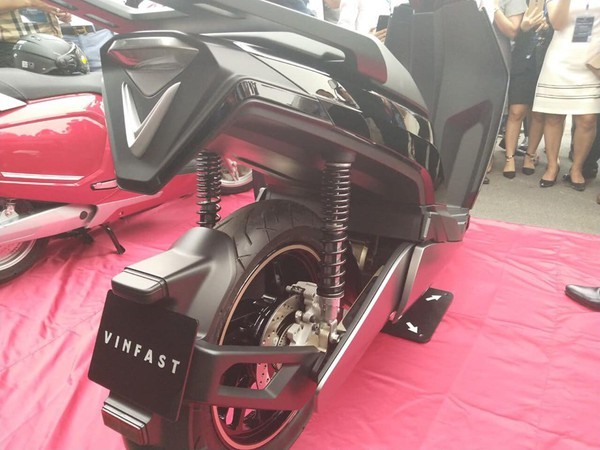 Xe máy điện VinFast V9 chạy thử trên đường? ảnh 3