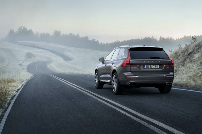 Tốc độ của tất cả các xe Volvo bị giới hạn dưới 180 km/h ảnh 1