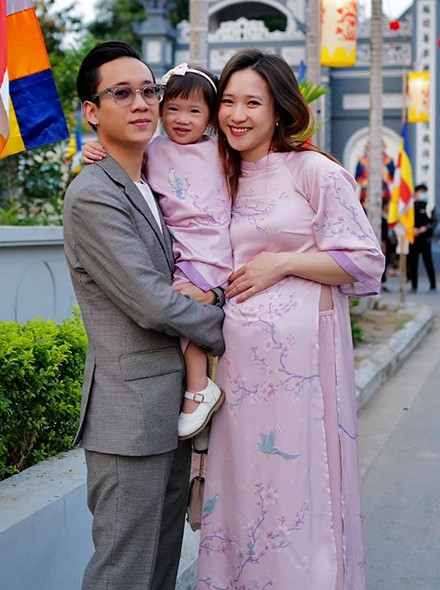 Vợ JustaTee sinh con trai ảnh 1