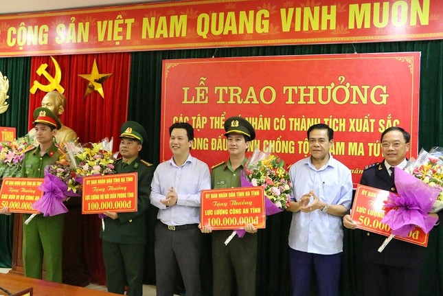 Thưởng 300 triệu đồng cho lực lượng phá 2 chuyên án ma túy 'khủng' ảnh 2