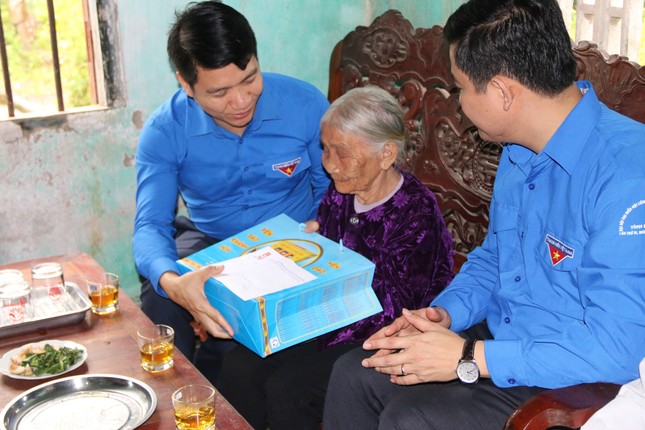 Chuỗi hoạt động ý nghĩa kỷ niệm 105 năm ngày sinh anh hùng liệt sĩ Lý Tự Trọng ảnh 1