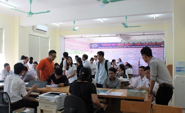 Các 'chàng trai vàng' háo hức nhập học ảnh 5