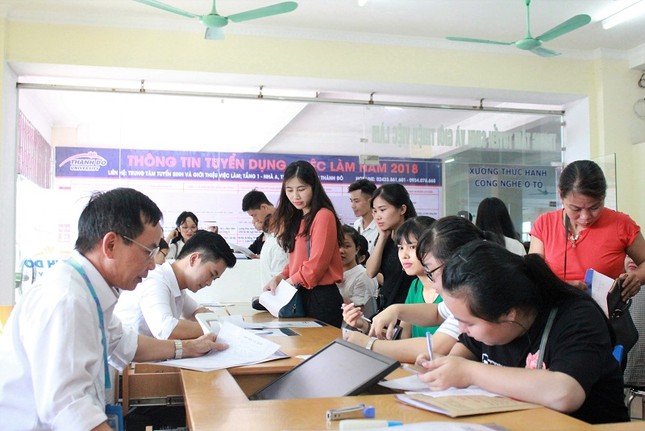 Các 'chàng trai vàng' háo hức nhập học ảnh 6
