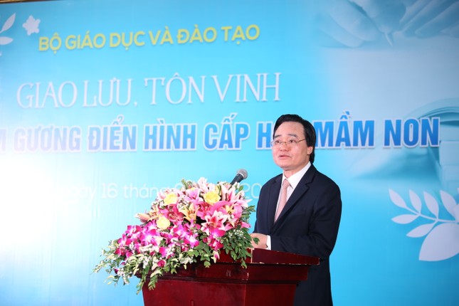 Cô giáo mầm non: Ngày nào cũng đón trẻ đến trường nhưng ít cơ hội đưa con đi học ảnh 1