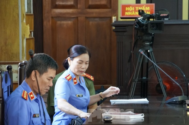 Vụ gian lận thi Sơn La: Trả hồ sơ để điều tra hàng tỷ đồng 'cảm ơn' ảnh 1