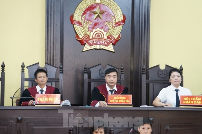 Vụ gian lận thi Sơn La: Trả hồ sơ để điều tra hàng tỷ đồng 'cảm ơn' ảnh 2