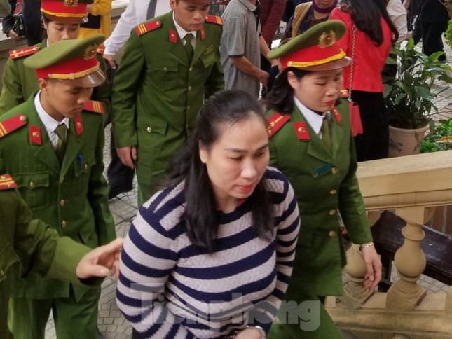 Xét xử vụ nữ thượng úy công an giúp ném ma túy vào ô tô người khác ảnh 1