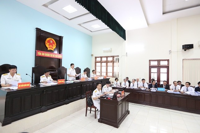 Xét xử Đô đốc Nguyễn Văn Hiến: Út 'trọc' cầm cố đất quốc phòng lấy tiền xây BOT ảnh 1