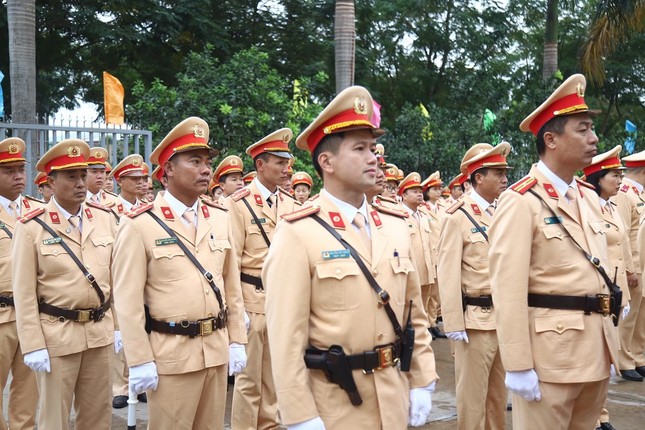 Cảnh sát giao thông toàn quốc ra quân giữ an toàn dịp Tết năm 2021 ảnh 2