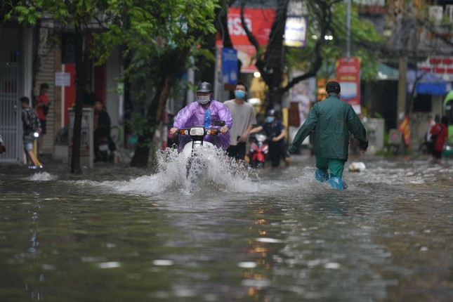 Bão số 2 suy yếu thành áp thấp nhiệt đới, các tỉnh miền Bắc, Thanh Hóa, Nghệ An tiếp tục mưa lớn ảnh 2