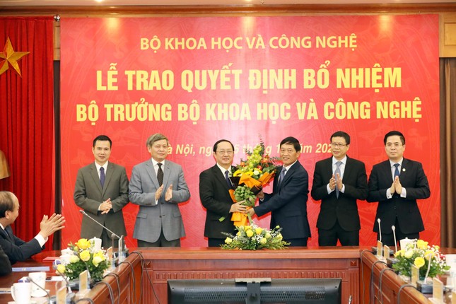 Thủ tướng giao 4 nhiệm vụ cho Bộ trưởng Khoa học và Công nghệ ảnh 1