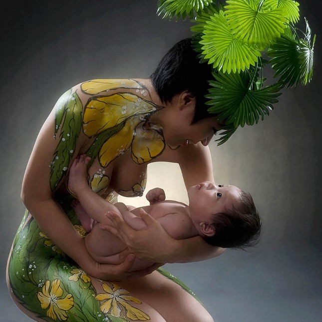 Thái Phiên tiếp tục triển lãm ảnh nude ảnh 1