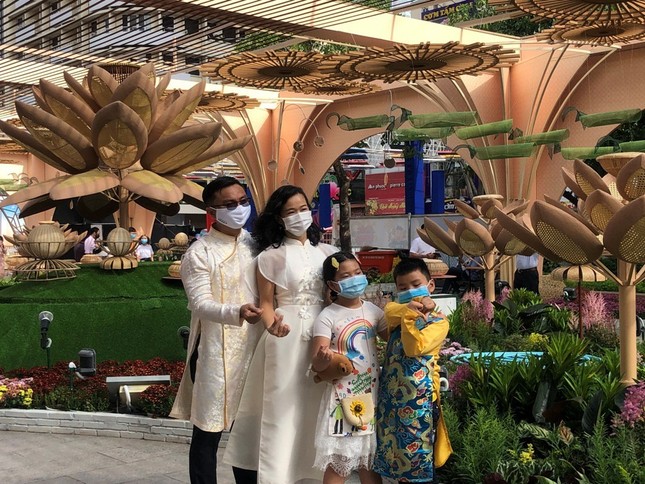 Đường hoa Nguyễn Huệ được đánh giá cao, mở cửa thêm 1 ngày ảnh 3