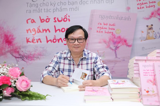 Nhà văn Nguyễn Nhật Ánh ra mắt sách mới để ủng hộ cho… loài thú quý voọc Chà Vá ảnh 1