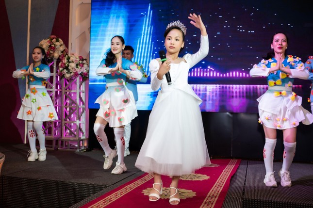 Cô bé 9 tuổi tại TPHCM đại diện cho Việt Nam dự thi Hoa hậu nhí Quốc tế ảnh 5