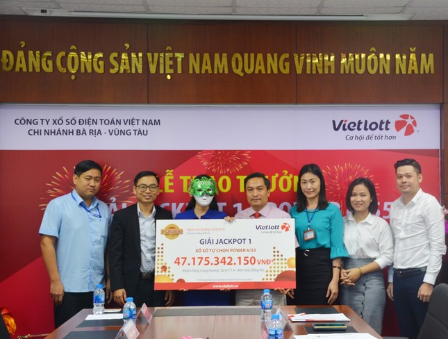 Liên tiếp 2 phụ nữ trúng hàng chục tỷ đồng Vietlott ảnh 2