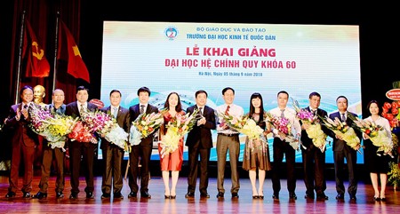 Bảo Việt trao hơn 5 tỷ đồng học bổng nhân dịp khai giảng ảnh 2