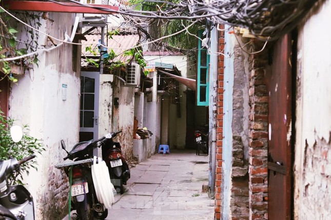 ‘Xóm chạy thận’ Hà Nội vật vã dưới nắng nóng, oi bức ảnh 1
