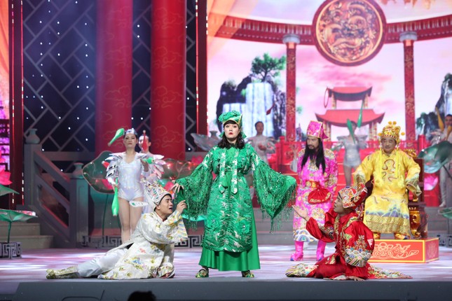 Táo quân 2022: Tự Long vào vai Táo Mạng, Vân Dung nhảy vũ điệu 'ngoáy mũi' ảnh 4