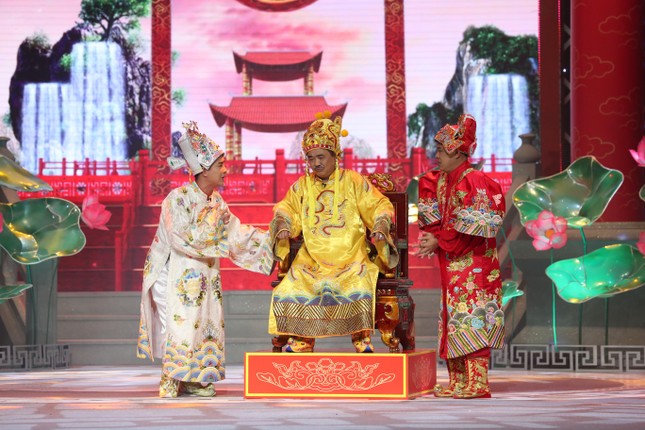 Táo quân 2022: Tự Long vào vai Táo Mạng, Vân Dung nhảy vũ điệu 'ngoáy mũi' ảnh 1