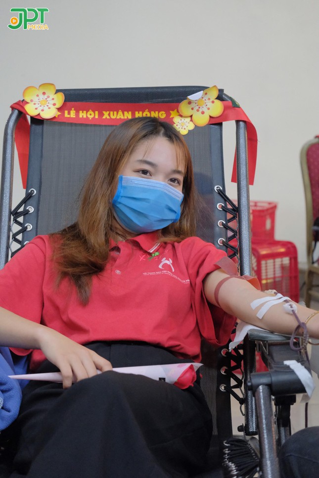Nữ sinh Học viện Nông nghiệp Việt Nam: Hết mình với công tác vận động hiến máu ảnh 3