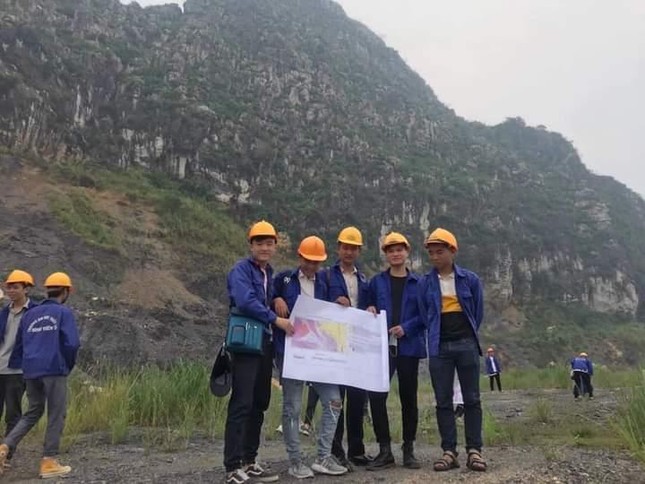 Nam sinh ngành Kỹ thuật xây dựng công trình giao thông tốt nghiệp loại xuất sắc ảnh 1
