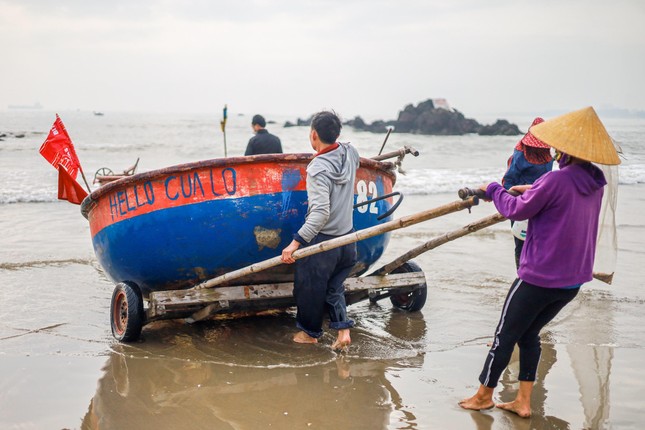 Nét đẹp thuyền thúng Cửa Lò, thu hút giới trẻ thích trải nghiệm ảnh 1