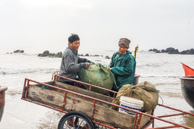 Nét đẹp thuyền thúng Cửa Lò, thu hút giới trẻ thích trải nghiệm ảnh 14