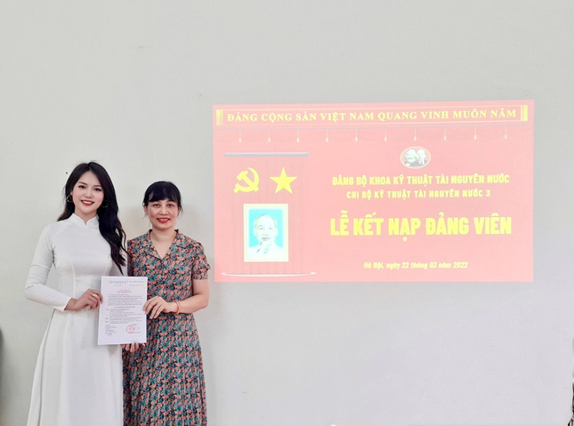 Cựu nữ sinh Cấp thoát nước luôn 'cháy hết mình' trong mọi hoạt động ảnh 2