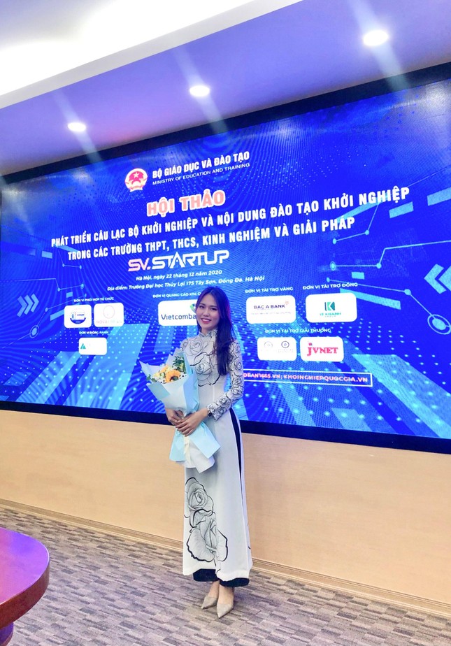 Cựu nữ sinh Cấp thoát nước luôn 'cháy hết mình' trong mọi hoạt động ảnh 5