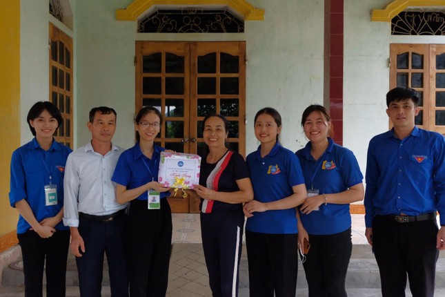 Một mùa hè xanh đầy ý nghĩa của CLB Sinh viên tình nguyện Đại học Thái Nguyên ảnh 7