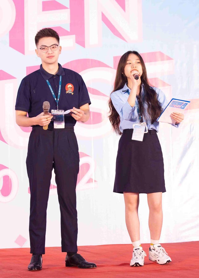 Nam sinh Lào Cai dẫn thời sự: Đảng viên trẻ đầy tài năng và nhiệt huyết ảnh 4