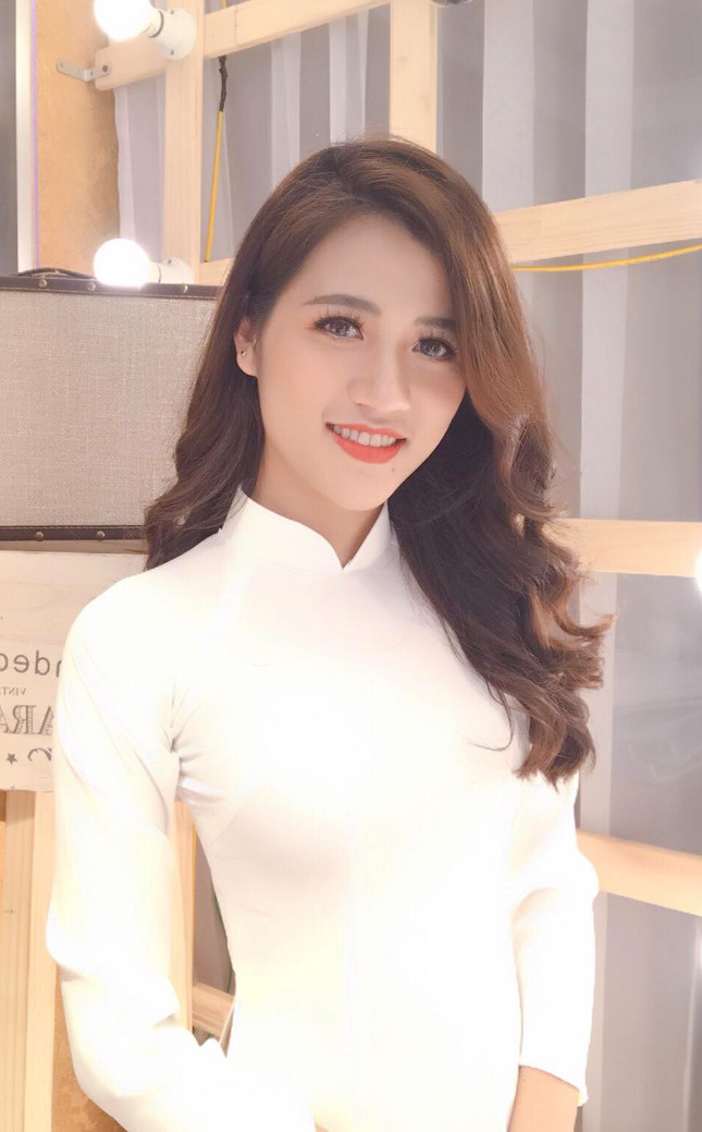 Cô giáo “hot girl” Minh Quỳnh: “Nghề giáo rất cao quý và thiêng liêng” ảnh 2