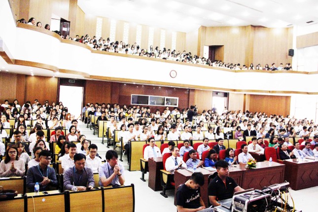Đến Học viện Tài chính, bạn học tập như thế nào? ảnh 1