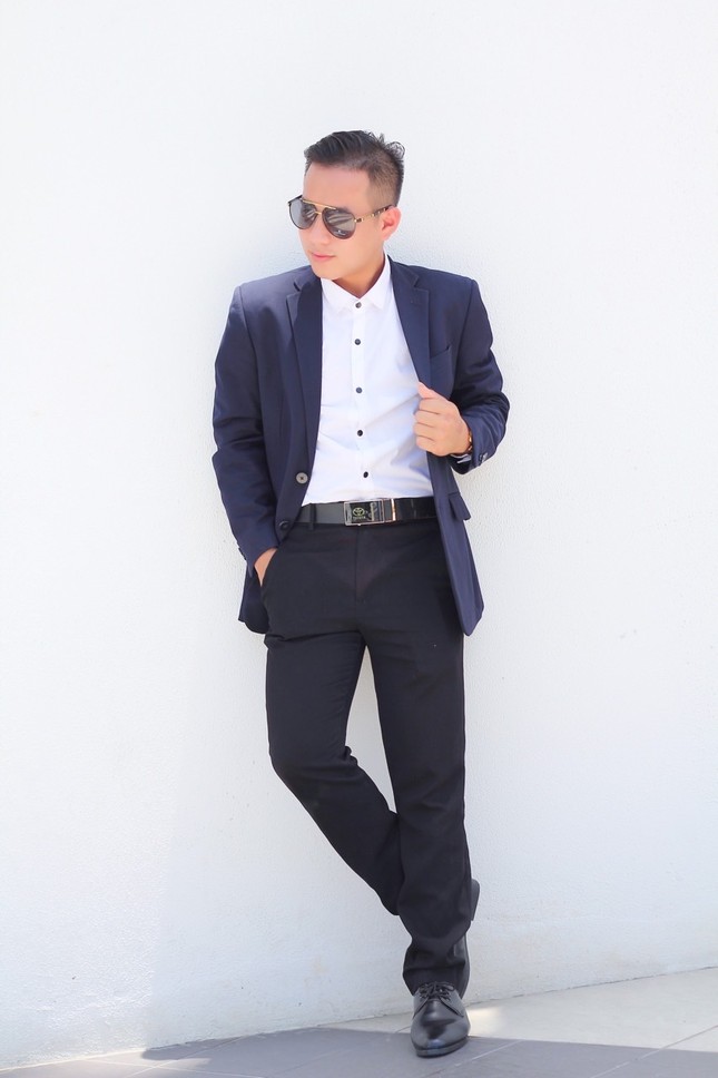 Hot boy đất Tổ toả sáng trên giảng đường đại học ảnh 2