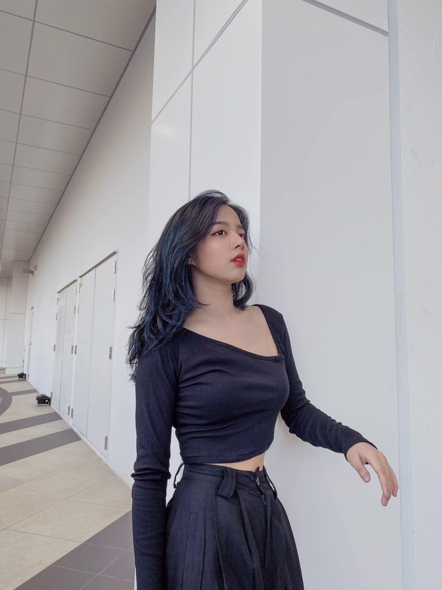 Hot girl Kinh tế Quốc dân bản lĩnh trước những cám dỗ khi nổi tiếng khá sớm ảnh 7