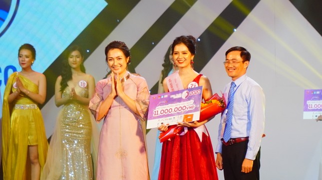 Hoa khôi Đại học Huế 2020: Gọi tên nữ sinh trường Đại học Ngoại ngữ ảnh 25
