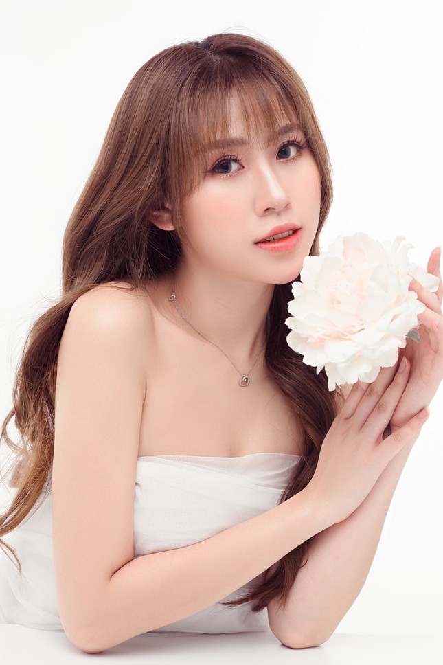 Hoa khôi Hà Nội 2020: “Cho đi chính là một niềm hạnh phúc” ảnh 1