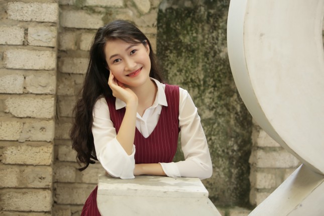 Nữ sinh đa tài trường Đại học Vinh vinh dự được đứng trong hàng ngũ của Đảng ảnh 1