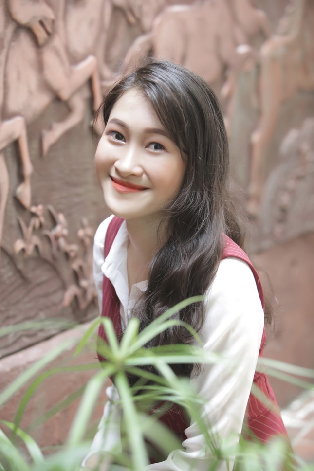 Nữ sinh đa tài trường Đại học Vinh vinh dự được đứng trong hàng ngũ của Đảng ảnh 3