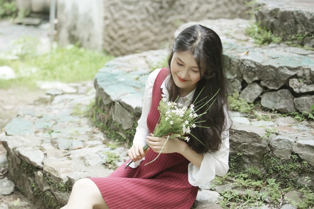 Nữ sinh đa tài trường Đại học Vinh vinh dự được đứng trong hàng ngũ của Đảng ảnh 4