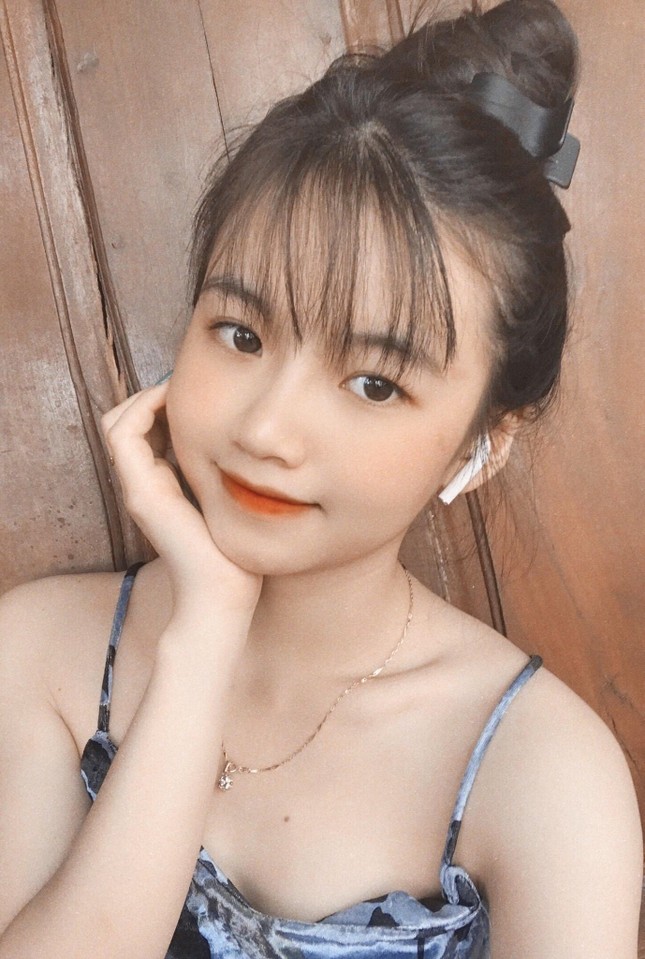 Nữ sinh Buôn Ma Thuột xinh đẹp, đam mê kinh doanh, muốn học trường ĐH Kinh tế TP.HCM ảnh 3