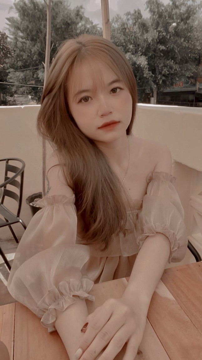 Nữ sinh Buôn Ma Thuột xinh đẹp, đam mê kinh doanh, muốn học trường ĐH Kinh tế TP.HCM ảnh 4