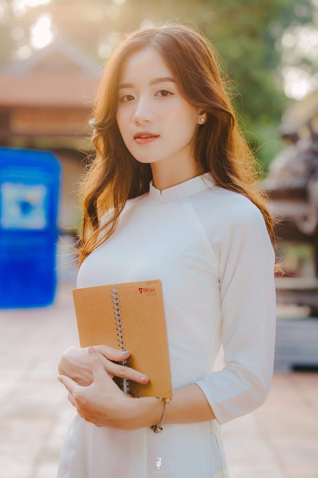 Nữ sinh 10X gây thương nhớ trong bộ ảnh đón Trung thu trên phố Hàng Mã ảnh 11