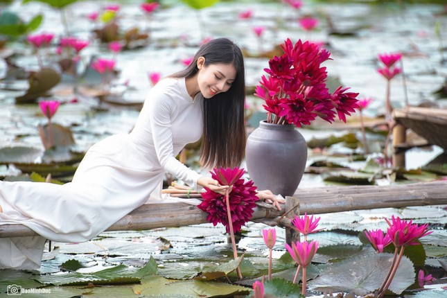 Hot girl Thủy Lợi “đốn tim” dân mạng với bộ ảnh áo dài trắng tinh khôi ảnh 10