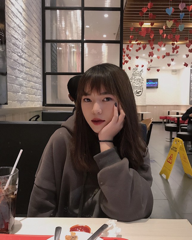 Hot Girl trường Đại học Lao động Xã hội nổi bật với vẻ đẹp lạ ảnh 4